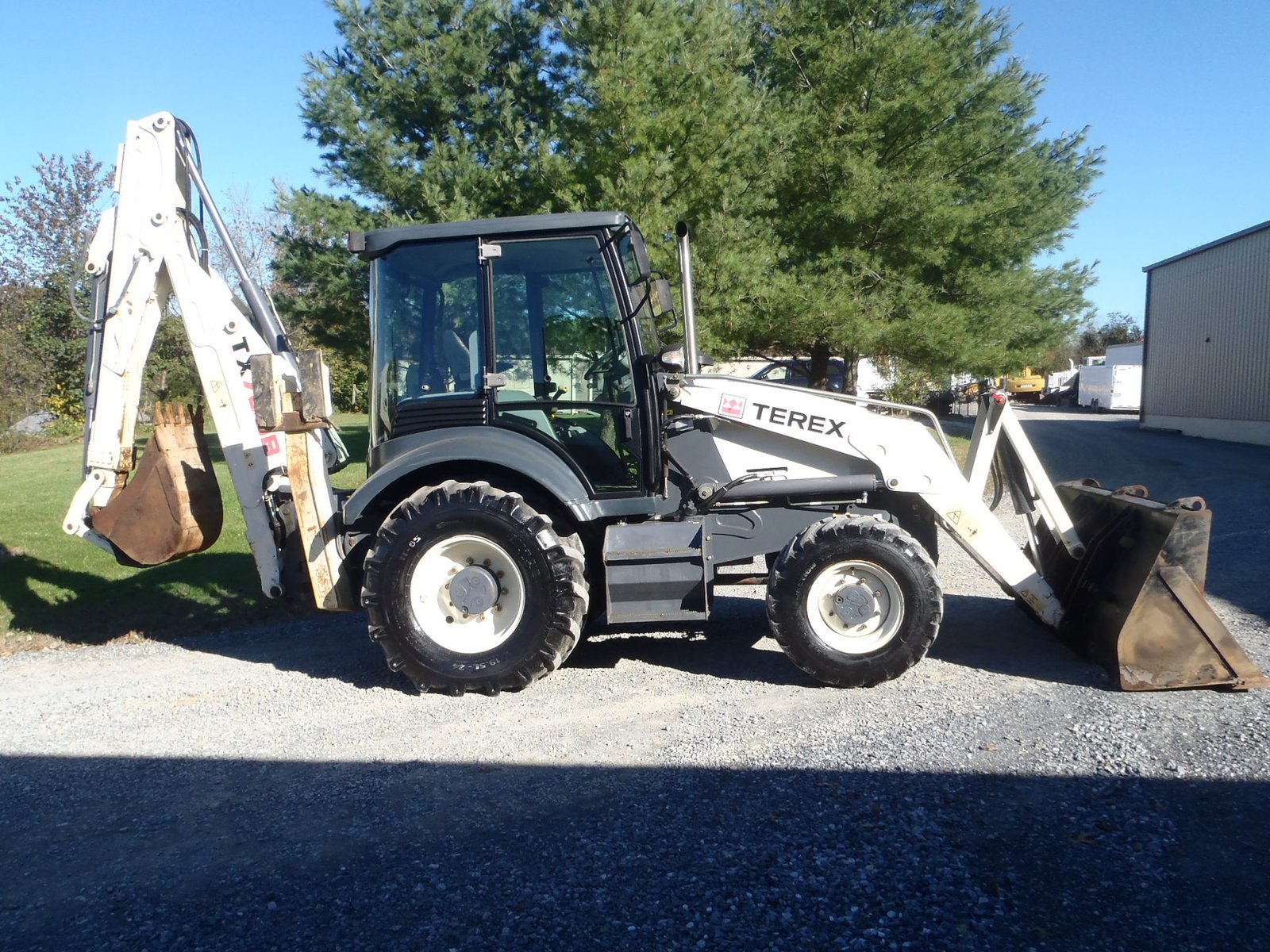 F2.jpg Gebrauchter Baggerlader TEREX TX760B (2007) – 84 kW – Image 1