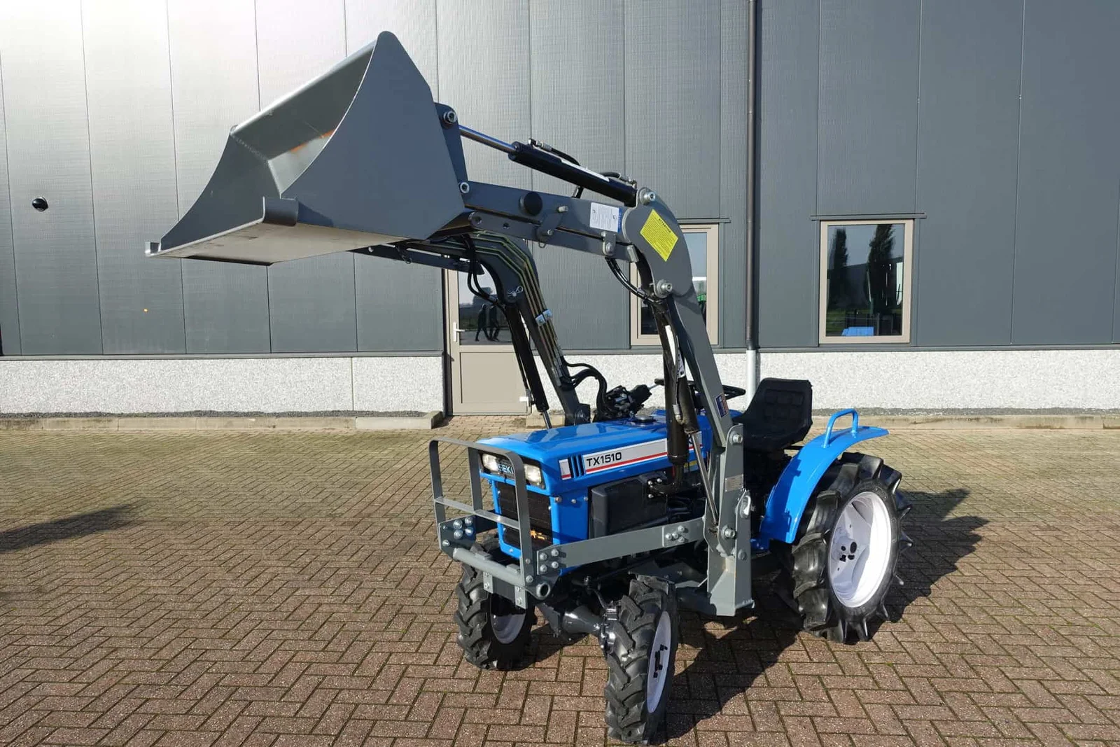 ISEKI-TX1510-155-Micro-tracteur-P4-2 Iseki tx1510/155 – Image 1
