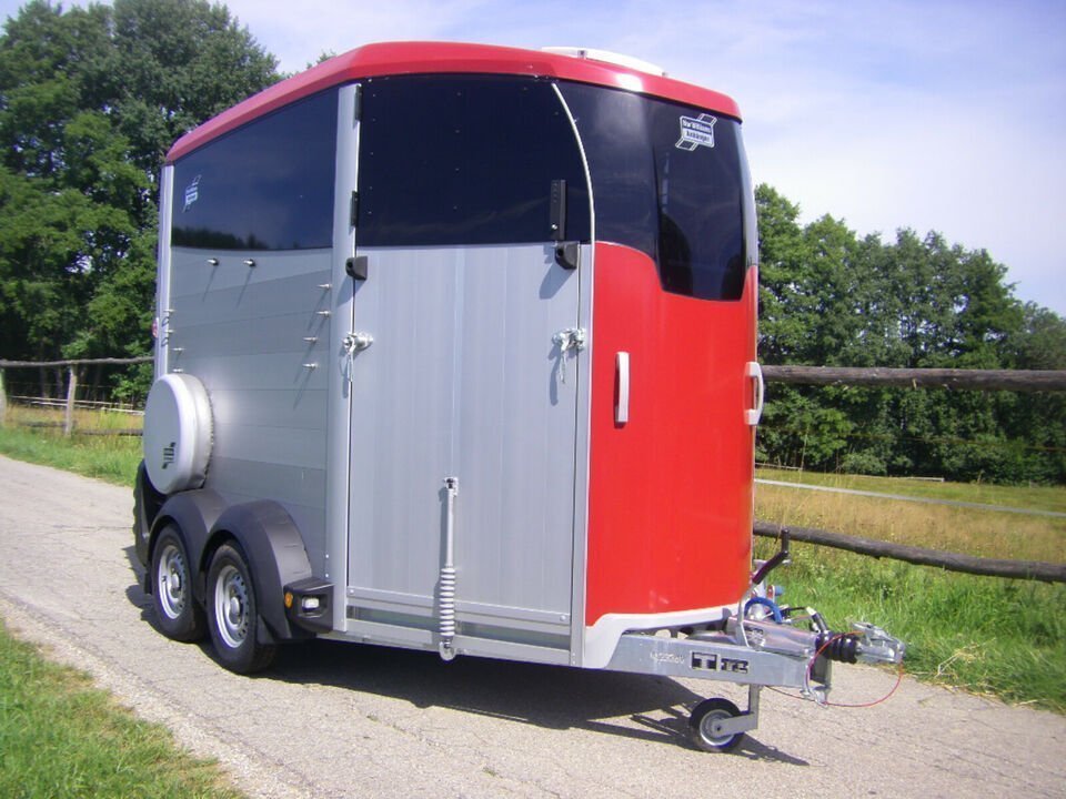Ivolusnbgd3056.jpg Van 2 places Ifor Williams HBX 506 – Image 1