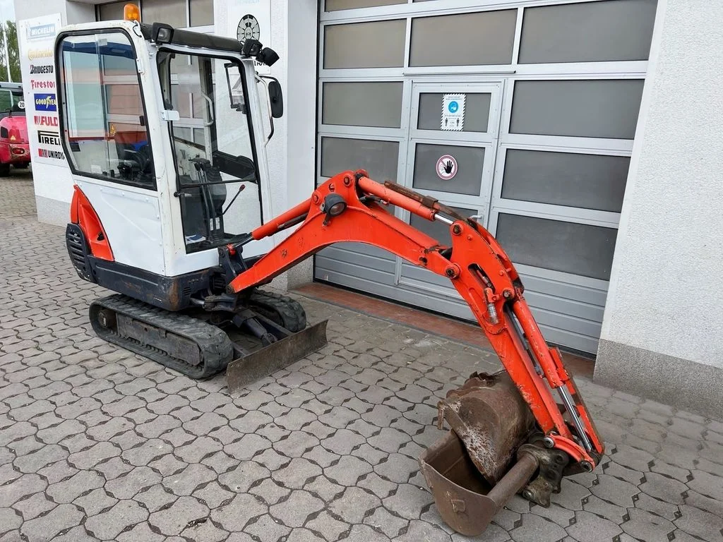 b3-2-1.webp KUBOTA KX36-3 + 3 GODETS – Image 1