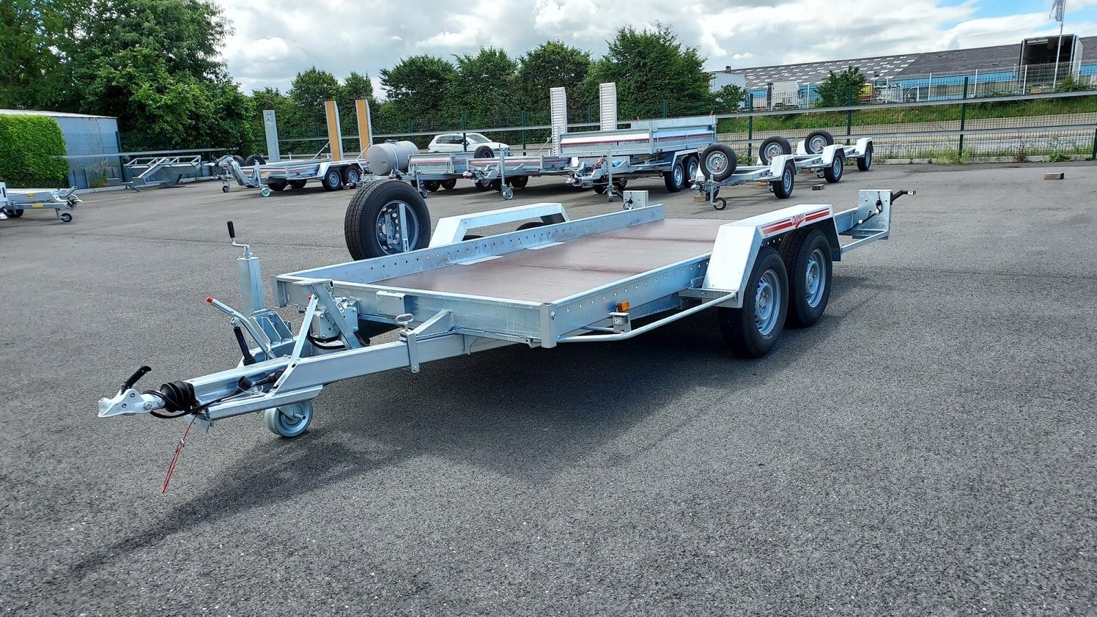 remorques_178_2eZPw2-1.jpg Remorque porte-voiture basculante 2700 kg – Plateau 450 × 190 cm – Double essieu – Image 1