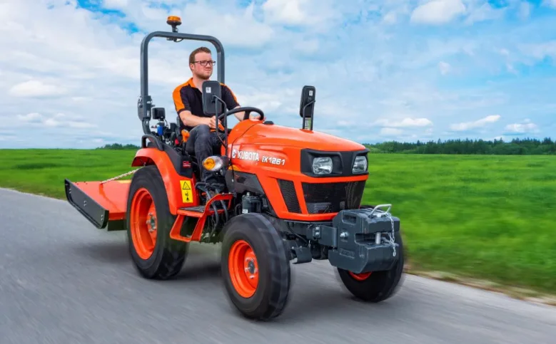 tt1-779x483-1.webp Kubota EK 1261 DT – Image 1